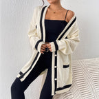 Biały Kardigan Damski z Czarnym Wykończeniem