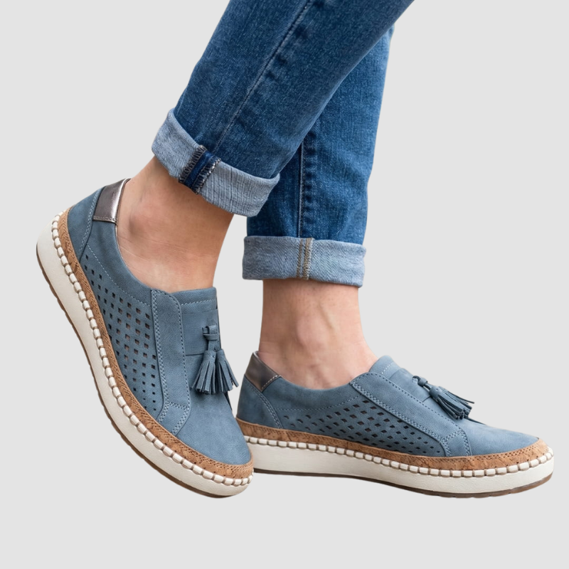 Loafersy Damskie z Ażurowymi Wstawkami i Frędzlami